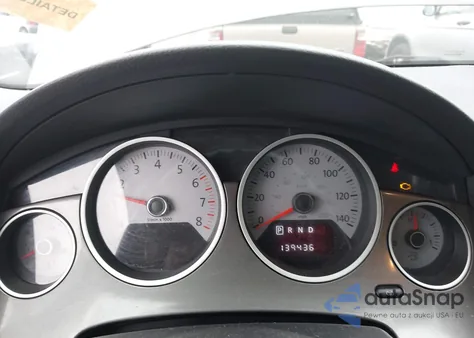 2010 Volkswagen Routan S z USA, uszkodzony, nr VIN 2V4RW4D13AR237272